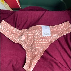 NWT Arden Womens Thongs